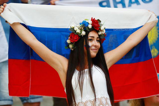รูปภาพ:http://www.peopleandsociety.com/wp-content/uploads/2016/06/russian-girl-euro-2016.jpg