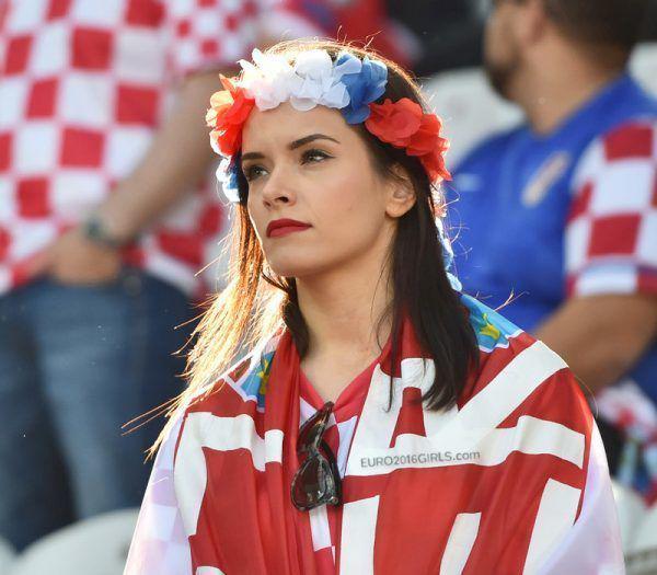 รูปภาพ:http://euro2016girls.com/photos/girl-of-the-game-25-jun-croatian-600x525.jpg