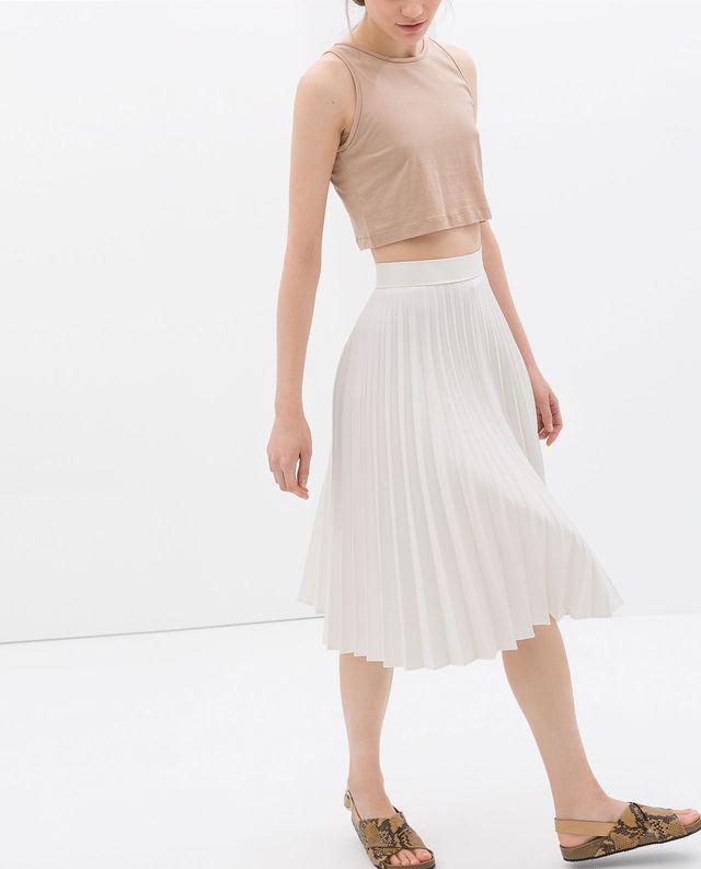 รูปภาพ:https://cdnc.lystit.com/photos/2b7a-2014/02/22/zara-white-coated-pleated-skirt-product-1-17907881-1-240371696-normal.jpeg