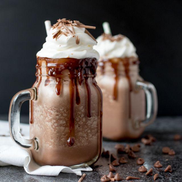 ภาพประกอบบทความ Frozen Hot Chocolate เครื่องดื่มหวานเย็นชื่นใจ เอาอะไรมาแลกก็ไม่ยอม!!