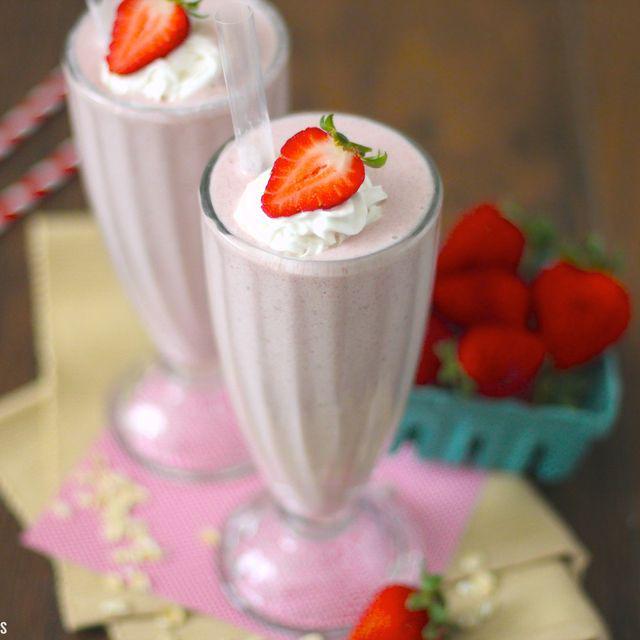ตัวอย่าง ภาพหน้าปก:Frozen Strawberry Milk Slushy นมสตรอว์เบอร์รีปั่นสูตรเด็ด อร่อยฟินยิ่งกว่าใคร
