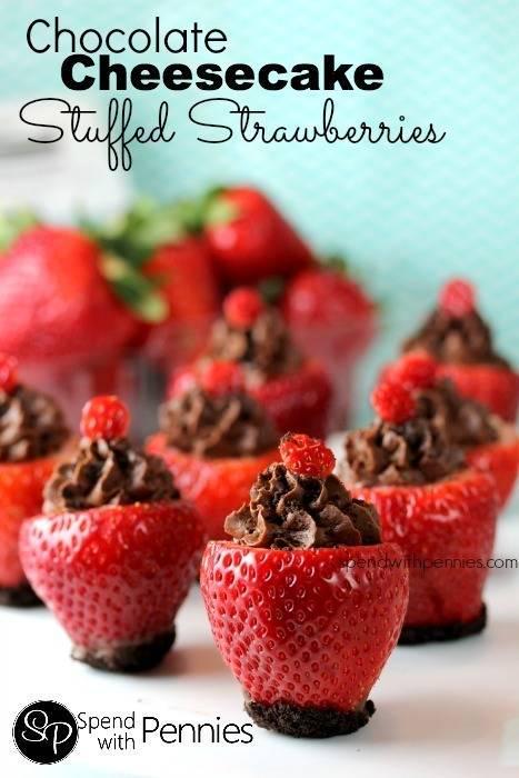 รูปภาพ:http://www.spendwithpennies.com/wp-content/uploads/2014/05/Chocolate-Cheesecake-Stuffed-Strawberries-These-are-easy-and-SO-addictive..jpg