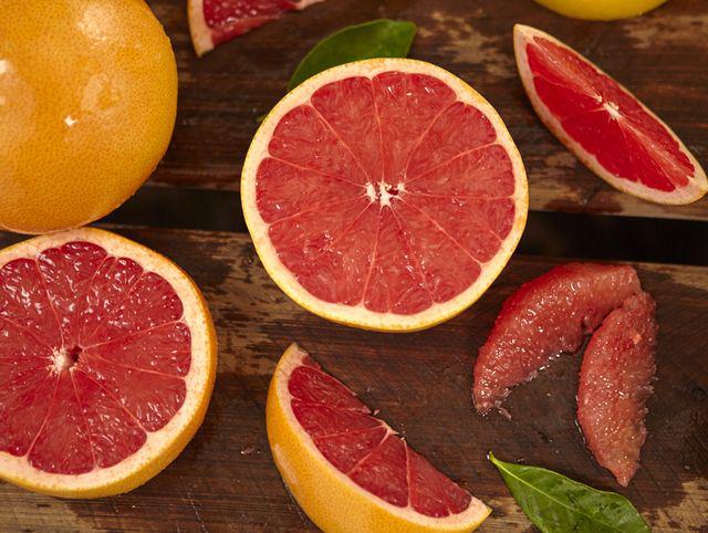 รูปภาพ:http://cdnll.halegroves.com/images/xl/florida-deep-red-grapefruit-4i.jpg