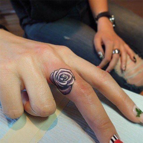 รูปภาพ:http://www.fashionlady.in/wp-content/uploads/2016/02/finger-tattoo-designs.jpg
