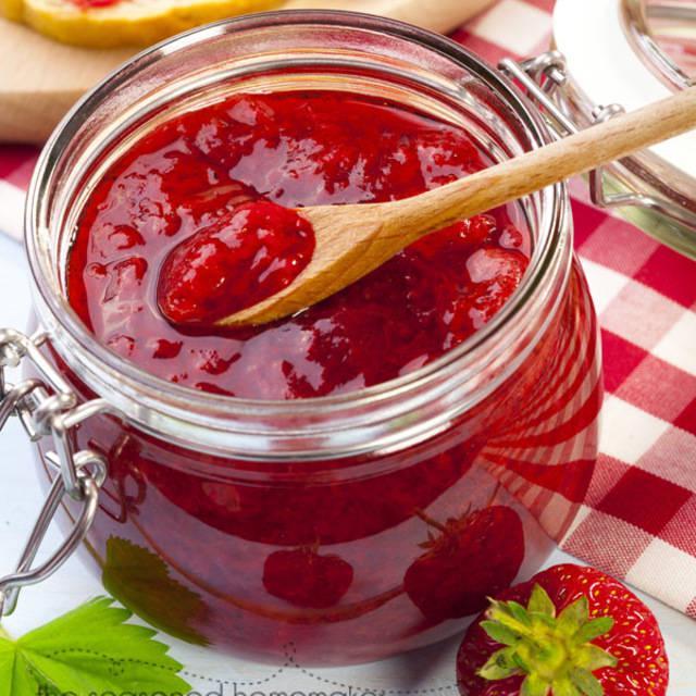 ภาพประกอบบทความ ส่วมผสมแค่ 3 อย่าง Strawberry Jam น้ำตาลน้อย ไม่กลัวอ้วน!!
