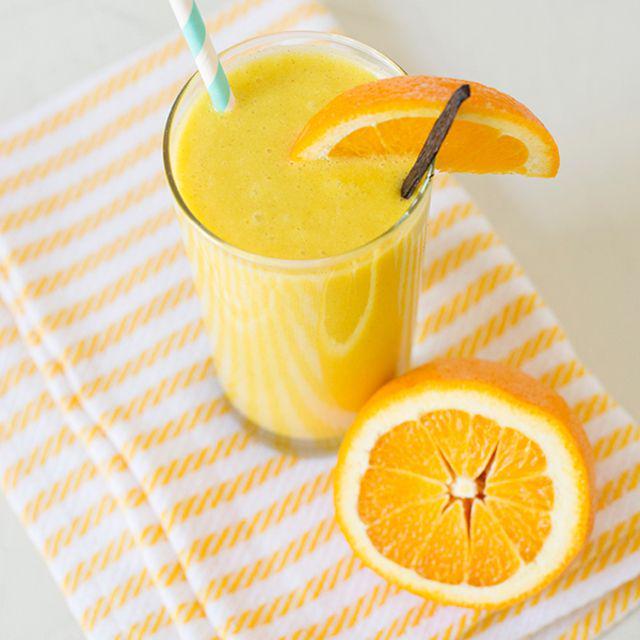 ภาพประกอบบทความ Creamsicle Smoothies เครื่องดื่มสมูทตี้สูตรเด็ด ได้รสส้มหวานอมเปรี้ยวเข้มข้นถึงใจ