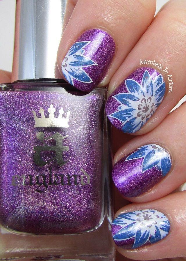 รูปภาพ:http://www.prettydesigns.com/wp-content/uploads/2015/12/Purple-and-Blue-Flower-Nails.jpg
