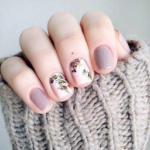 รูปภาพ:http://www.prettydesigns.com/wp-content/uploads/2015/12/Lavender-and-White-Floral-Nails.jpg