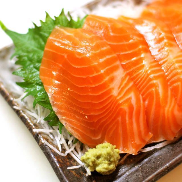 ภาพประกอบบทความ รวม 5 ร้านอาหารญี่ปุ่น ที่มีบุฟเฟ่ต์ 'ปลาแซลมอน' เน้นๆ !!