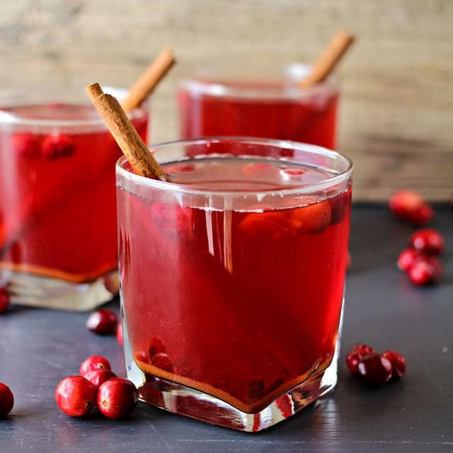 ภาพประกอบบทความ Cranberry cider เครื่องดื่มไซเดอร์สีแดงสวย ดื่มอร่อยจนต้องร้องว้าว