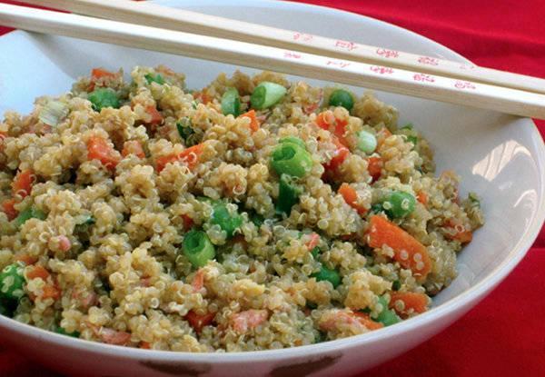 รูปภาพ:http://cdn.skinnyms.com/wp-content/uploads/2012/11/Quinoa-and-Vegetable-Stir-Fry.jpg