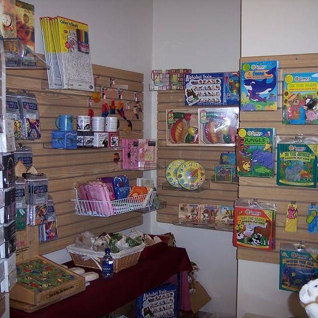 ตัวอย่าง ภาพหน้าปก:ไอเทมในร้านกิ๊ฟช็อปที่ ' เด็กหอ ' ควรมีไว้ติดห้อง