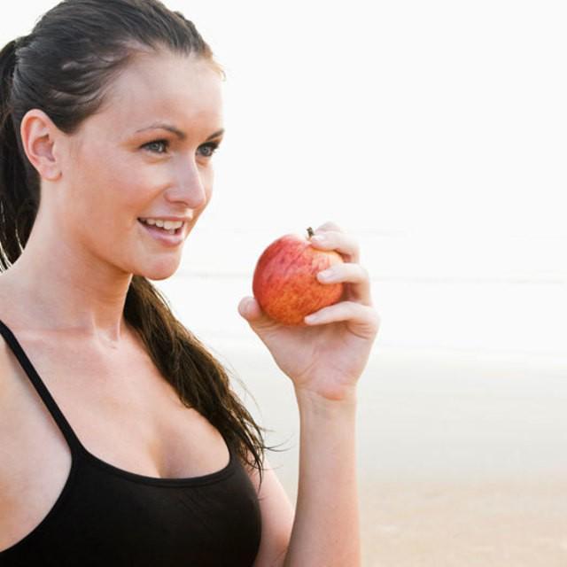 ภาพประกอบบทความ บอกต่อสาวๆ! 7 ข้อควรรู้เกี่ยวกับการทานก่อนออกกำลังกาย