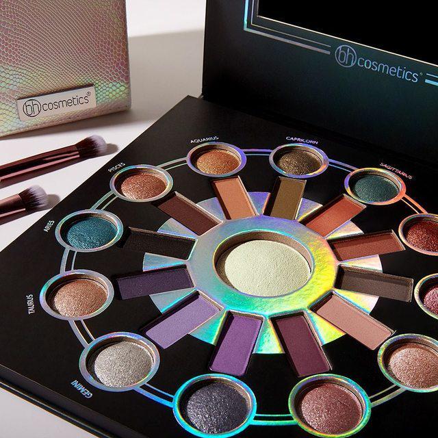 ภาพประกอบบทความ ใหม่! 'bhcosmetics : Zodiac-25 Color Eyeshadow & Highlighter Palette' สีสวยสุดปัง พาเลทเดียวเอาอยู่