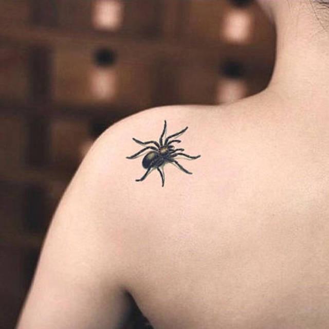 ภาพประกอบบทความ น่ารักอ่ะ!! Insect Tattoos รอยสัก 'แมลงตัวน้อย' สุดชิค สักตำแหน่งไหนก็สวยเริ่ด