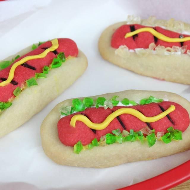 ภาพประกอบบทความ เมนูเจ๋ง 'คุกกี้ขนมไส้กรอก (Hot Dog Cookies)' เหมือนจริงไปไหม