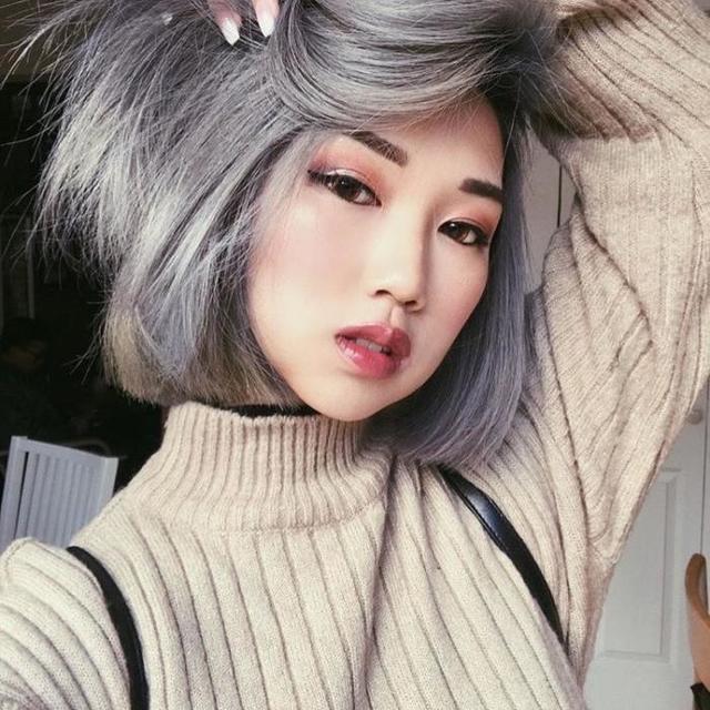 ภาพประกอบบทความ Hair trend 2018 'Silver Hair' ทำแล้วสวยปัง ฮิตแล้วฮิตอีก 
