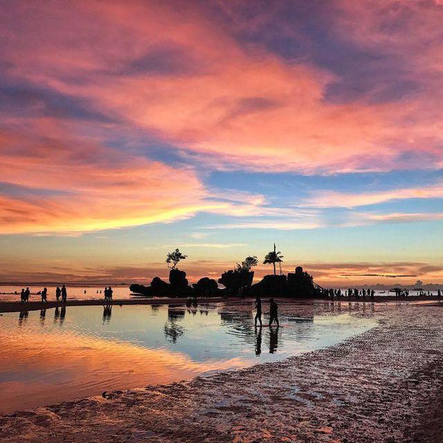 ภาพประกอบบทความ พาไปชม 20 ชายหาดที่สวยที่สุดในโลก #เก็บกระเป๋าแล้วไปกันค่ะซิส