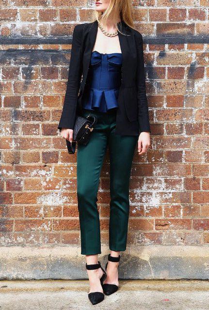 รูปภาพ:https://i.styleoholic.com/2018/05/With-green-pants-black-blazer-black-bag-and-ankle-strap-shoes.jpg