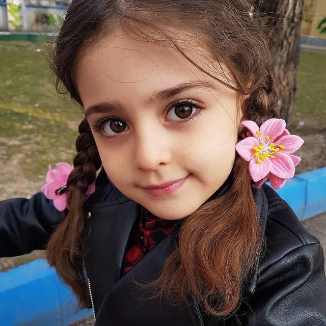 ตัวอย่าง ภาพหน้าปก:ส่อง! ความน่ารักสดใส หนูน้อยชาวอิหร่าน "Mahdis" กับดวงตากลมโต น่ารักเหมือนตุ๊กตาบลายธ์!