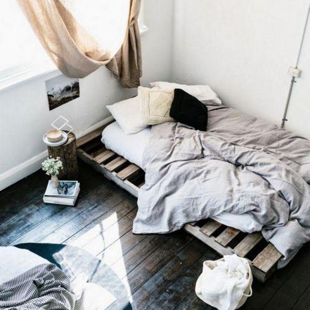 ภาพประกอบบทความ D.IY ทำเตียงนอนง่ายๆ จาก 'ไม้พาเลท' ให้ห้องนอนสวยน่าอยู่ ตามสไตล์วัยรุ่น 
