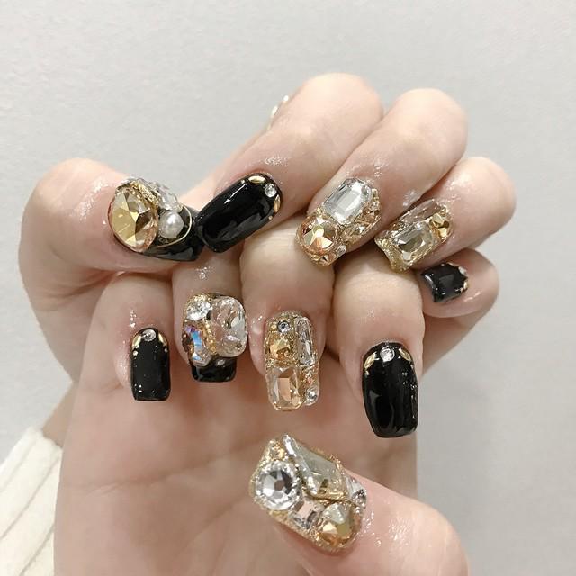 ภาพประกอบบทความ Elegant nails art กับความเริ่ดอลังการ กับเล็บสวยและแพงมาก จาก IG : nailbox__92