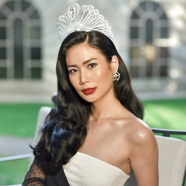 ภาพประกอบบทความ สวยปัง! ส่องไอเดียเมคอัพ มิสยูนิเวิร์สไทยแลนด์ 2018 'นิ้ง โศภิดา' เตรียมไปลุ้นมง Miss Universe