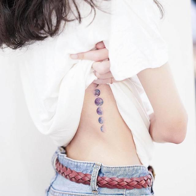 ภาพประกอบบทความ Sexy tattoo จัดรอยสักเล็กๆ แต่แซ่บ น่าค้นหา แถมดูเย้ายวนสุดๆ จาก IG : mini_tattooer