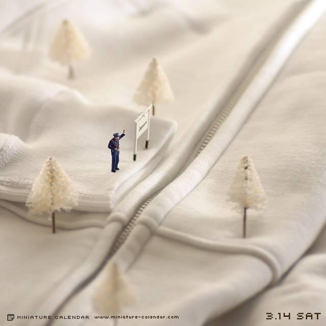 รูปภาพ:http://static.boredpanda.com/blog/wp-content/uploads/2015/08/diorama-miniature-calendar-art-every-day-tanaka-tatsuya-310.jpg