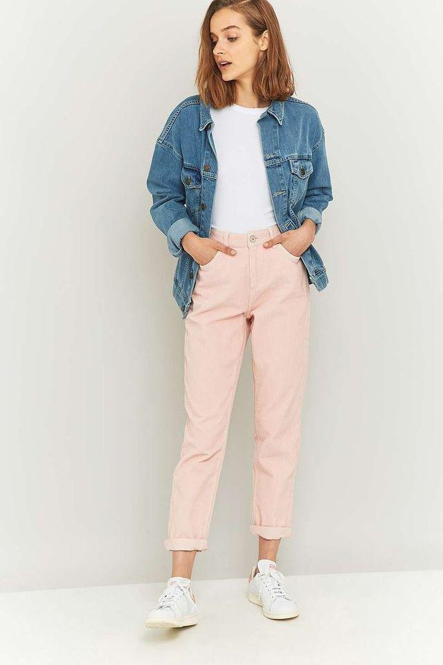 รูปภาพ:http://www.coproline.com/upload/2018/10/05/25-best-ideas-about-mom-jeans-on-pinterest-mom-jeans-jean-dress-outfits-l-bd067d2d67a384d8.jpg