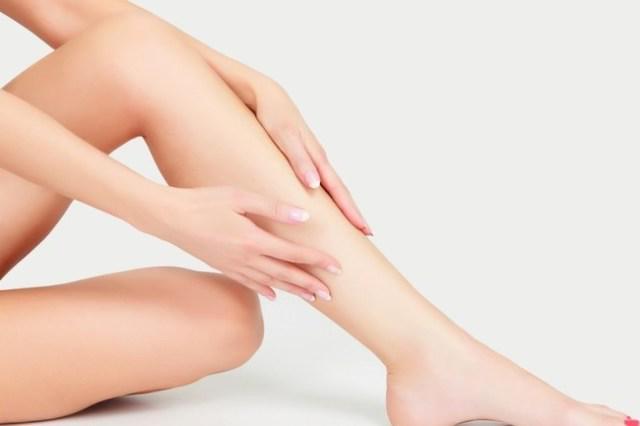 รูปภาพ:https://i0.wp.com/www.womensok.com/wp-content/uploads/2016/09/Natural-Oil-Moisturizers-For-Smooth-Legs.jpg?fit=758%2C505