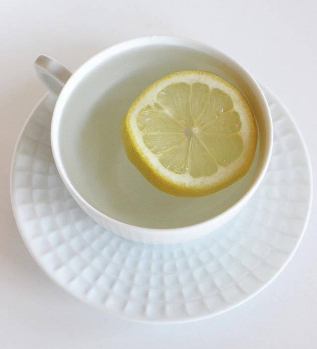 รูปภาพ:http://media3.popsugar-assets.com/files/2015/11/24/914/n/1922398/aba6924c_hot_water_lemon8tfgOs.xxxlarge/i/Morning-Drink-Hot-Water-Lemon.jpg
