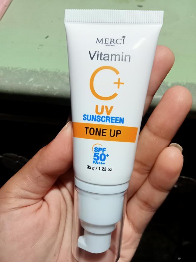 ภาพหน้าปก ป้ายยากันแดด Merci Vitamin C+ UV Sunscreen Tone Up  ที่:0