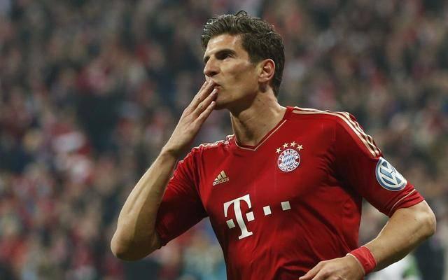 รูปภาพ:http://cdn23.us1.fansshare.com/photos/bayernmunich/cf-bd-cae-mario-gomez-1265954358.jpg