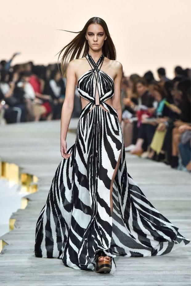 รูปภาพ:http://glamradar.com/wp-content/uploads/2016/05/2.-zebra-print-dress.jpg
