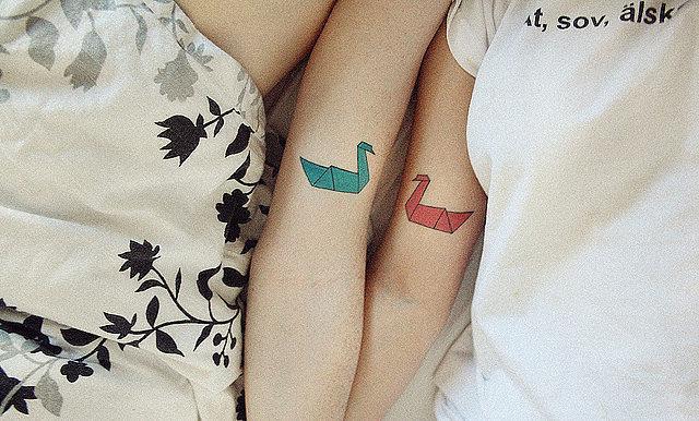 รูปภาพ:http://doublemesh.com/wp-content/uploads/2015/05/Matching-Tattoos-for-Couple-1.jpg