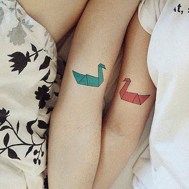 ตัวอย่าง ภาพหน้าปก:Couple Tattoo | 8 ไอเดียแทททูน่ารักๆ สำหรับ 'คู่รัก' ♥