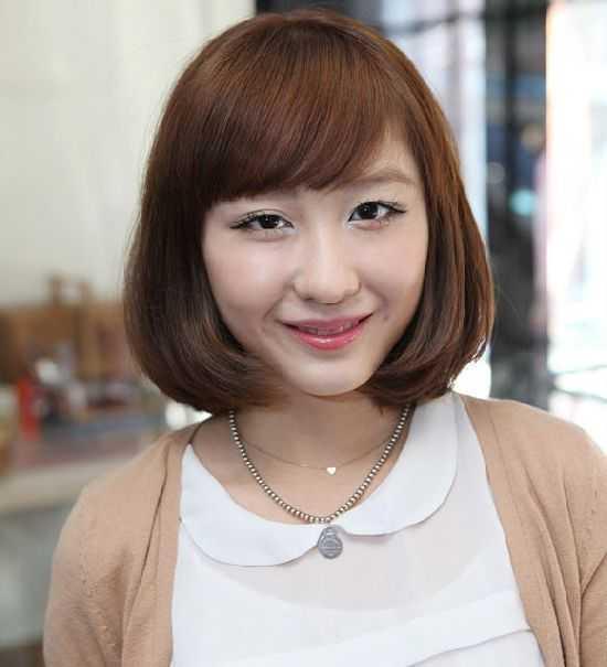 รูปภาพ:http://www.hairstyle.vn/uploads/news/46/400/kieu-toc-ngan-mua-he-2015.jpg