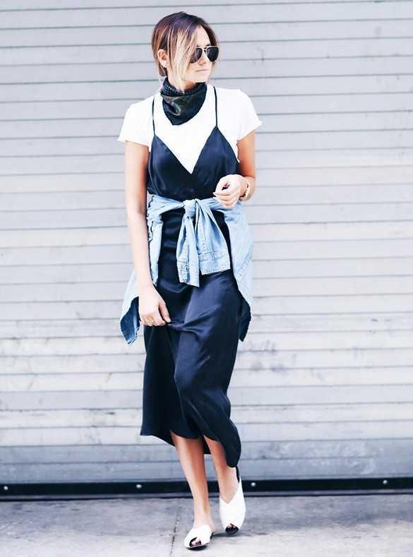 รูปภาพ:http://www.stylebydeb.com/wp-content/uploads/2016/05/nineties3-white-tshirt-black-satin-slip-dress-layering-skinny-scarf-fashion-blogger-streetstyle-how-to-wear-slip-dress-trend-2016.jpg
