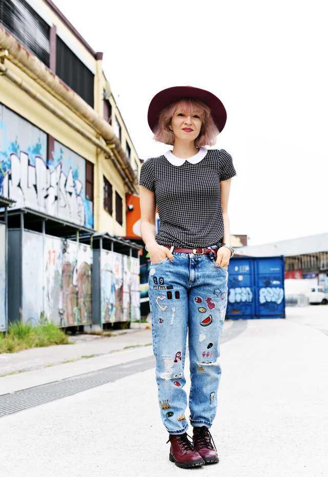 รูปภาพ:http://nachgesternistvormorgen.de/wp-content/uploads/2015/08/outfit-denim-jeans-zara-patches-docmartens-hat-edgy-style-nachgesternistvormorgen-fashionblog-muenchen-modeblogger-5.jpg