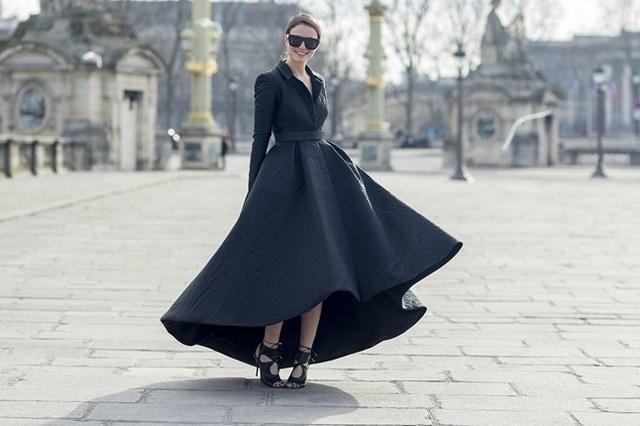 รูปภาพ:http://cdni.condenast.co.uk/646x430/w_z/Zina%20Charkoplia%202a-PFW-Street-Chic-Vogue-8Mar15_b_646x430.jpg