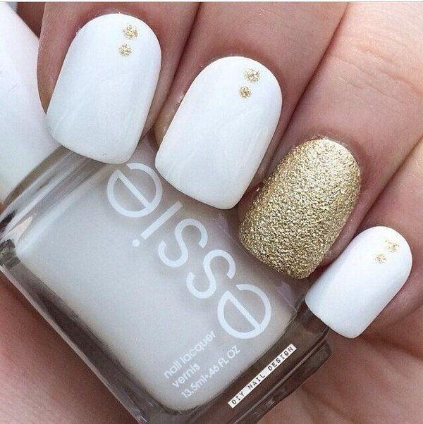 รูปภาพ:http://styletic.com/wp-content/uploads/2016/01/white-and-gold-nail-art-designs/4-white-and-gold-nail-designs.jpg