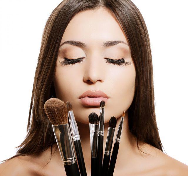 รูปภาพ:http://www.hercampus.com/sites/default/files/2015/07/29/how-to-apply-makeup.jpg