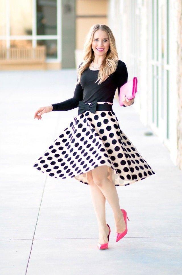 รูปภาพ:http://glamour-zine.glamourzine.netdna-cdn.com/wp-content/uploads/2016/02/polka-dot-skirt-outfit.jpg