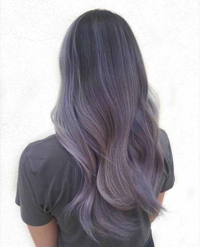 รูปภาพ:http://cosmouk.cdnds.net/16/26/1467368174-smokey-lilac-hair.jpg