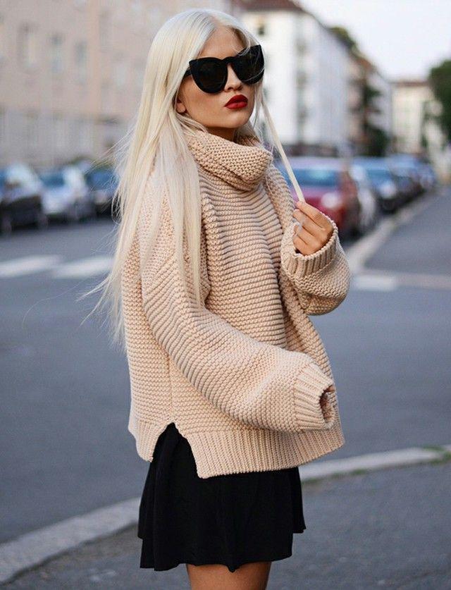 รูปภาพ:http://www.freshdesignpedia.com/wp-content/uploads/so-you-can-be-a-chic-long-sweater-wearing-60-outfits/turtleneck-sweater-women-s-oversize-beige.jpg