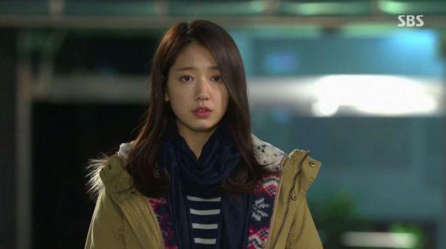 รูปภาพ:http://www.koreandramafashion.com/wp-content/uploads/2013/11/27-Park-Shin-Hye-The-Heirs-Korean-Drama-Fashion1.jpg