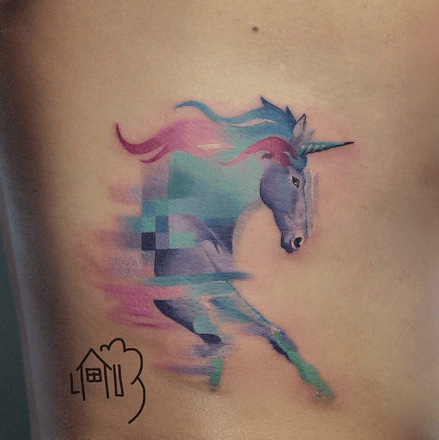 รูปภาพ:http://pixel.brit.co/wp-content/uploads/2015/07/instagram-tattoo-artist-leshalauz-unicorn.png