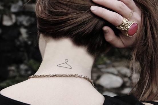 รูปภาพ:http://tattoologist.nataliehanks.com/wp-content/uploads/sites/4/2015/03/neck-tattoo-3.jpg