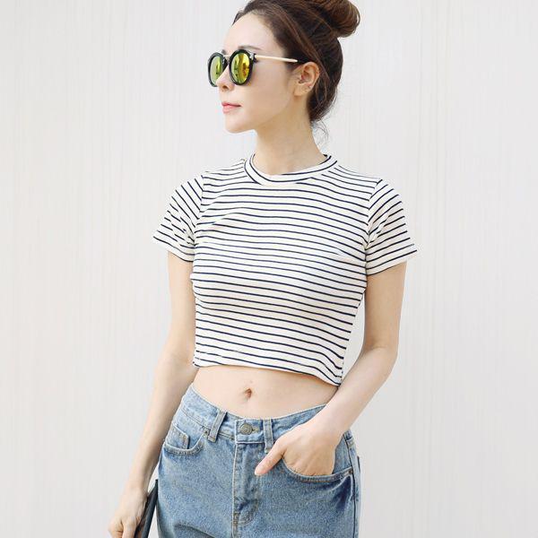 รูปภาพ:http://g02.a.alicdn.com/kf/HTB1m1eVLVXXXXcPXpXXq6xXFXXXy/2016-Summer-Stripe-Crop-Top-T-shirt-Women-Simple-White-Black-Stripped-Style-Tees-T-Shirts.jpg